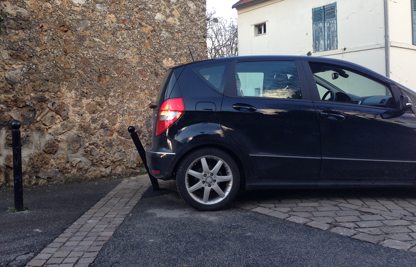 Poteau à mémoire de forme à sceller diamètre 80mm