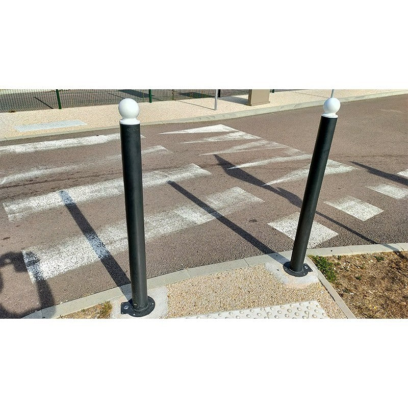 Base à sceller pour poteau à mémoire de forme