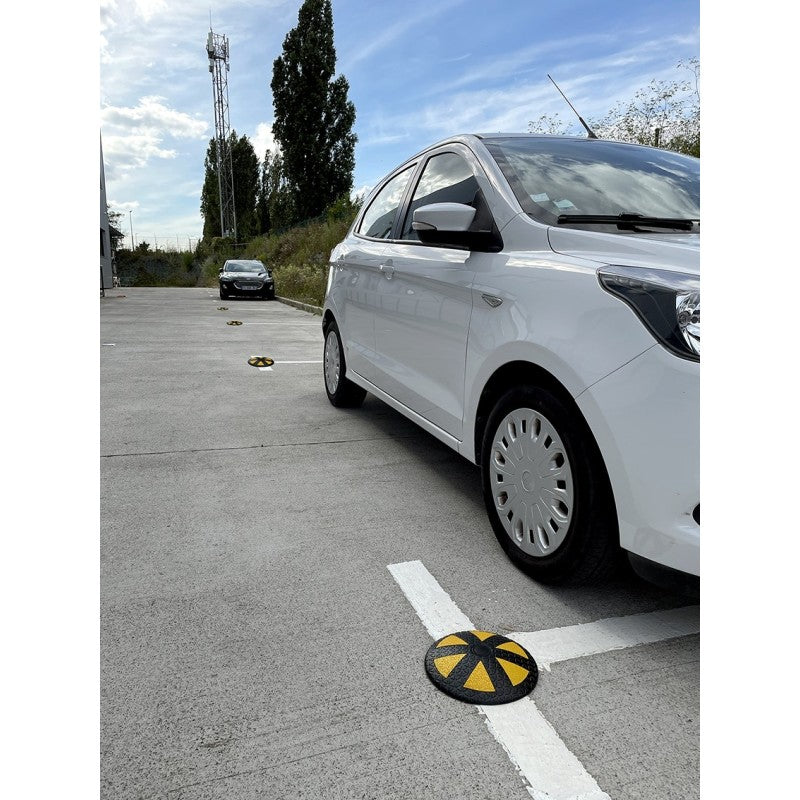 Plot ralentisseur pour voirie ou parking