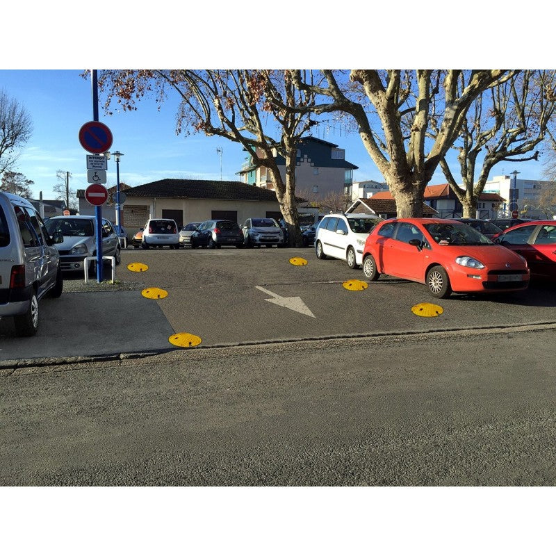 Plot ralentisseur pour voirie ou parking