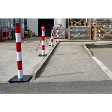 Poteau de balisage en acier avec base