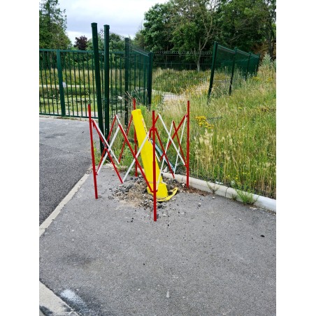 Square extendable construction barrier - Viso