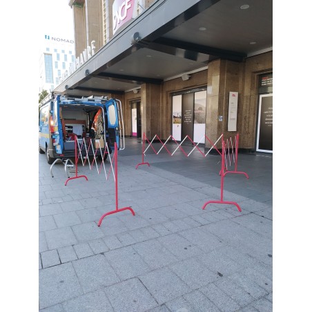 Extendable construction barrier - Viso