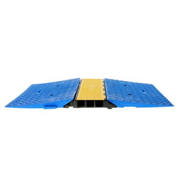 Rampe PMR pour passe-câbles CP1071 - largeur 648 mm, accessibilité renforcée