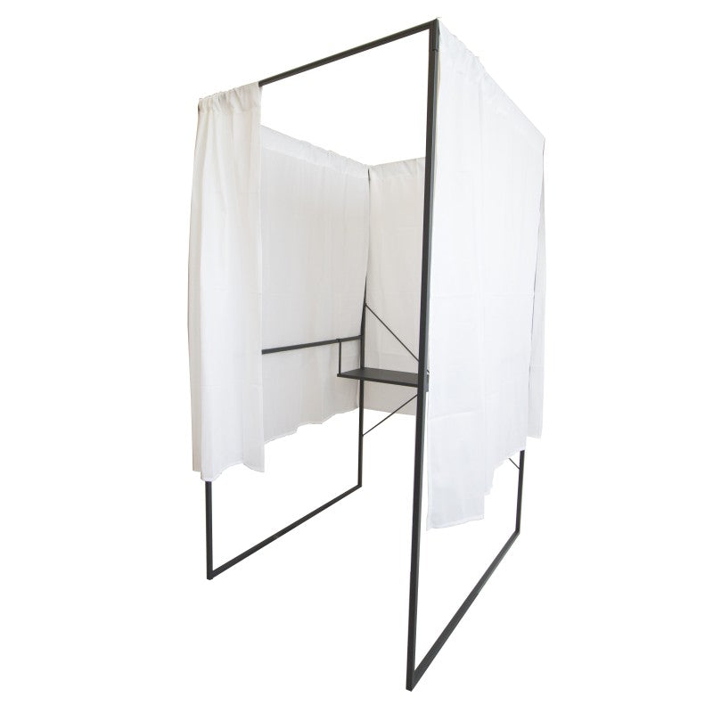 Isoloir avec rideau ignifugé