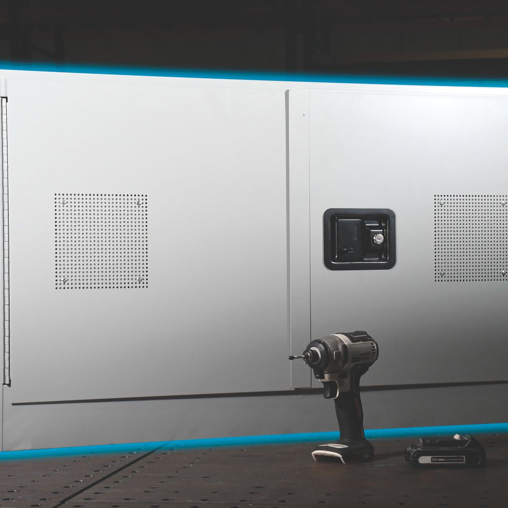Armoire de charge pour batteries lithium-ion ChargeGuard™ – Justrite 23-LC
