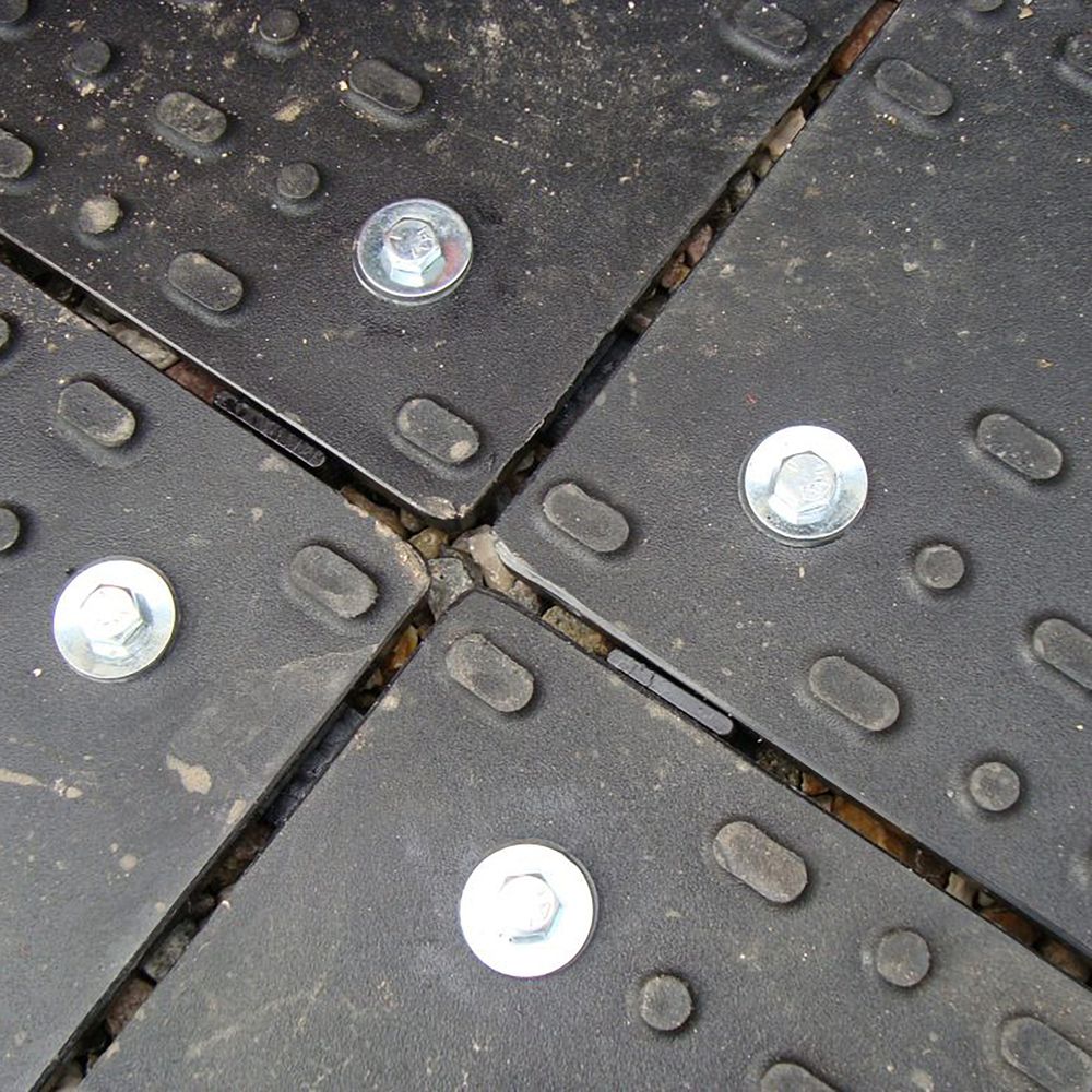 Plaque de roulage EuroMat® 2,41 x 1,20 m, jusqu'à 120 t – Checkers
