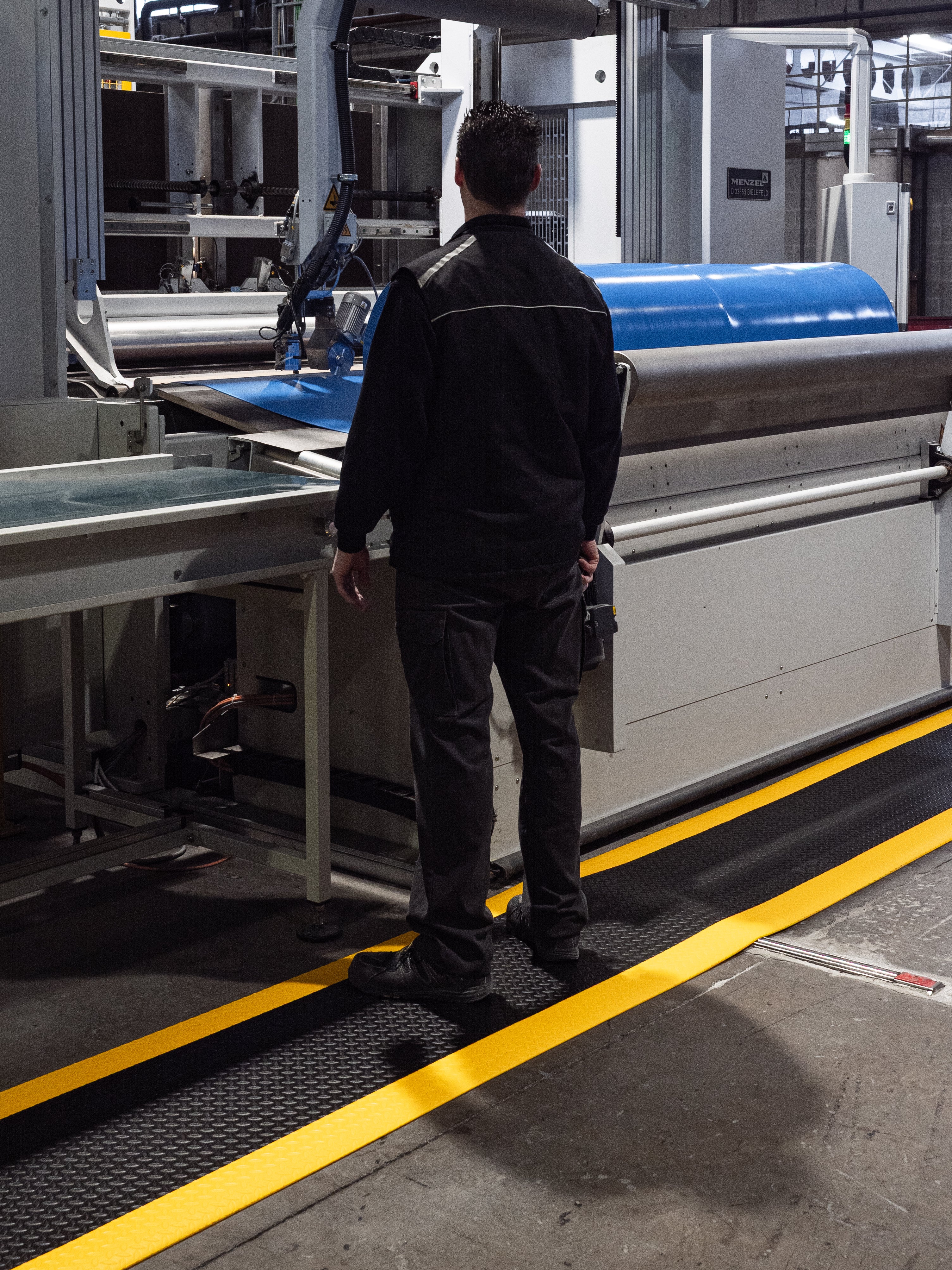 Tapis anti-fatigue industriel pour travail debout Samkraft W2 – solution ergonomique pour environnement sec