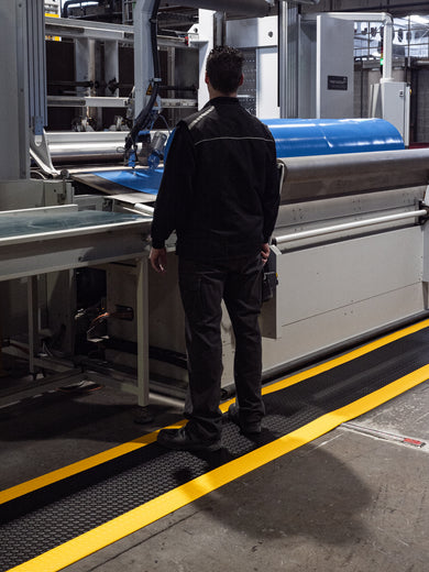 Tapis anti-fatigue industriel pour travail debout Samkraft W2 – solution ergonomique pour environnement sec