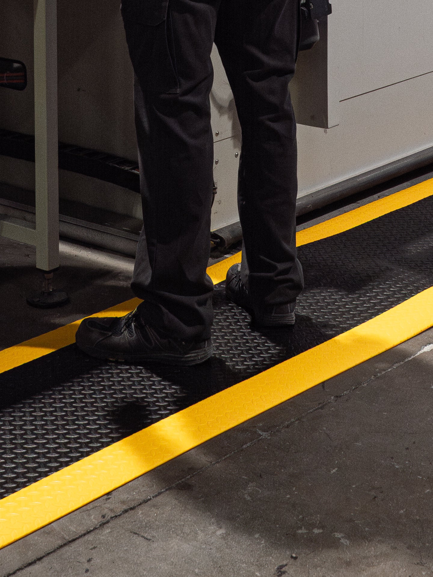 Tapis anti-fatigue industriel pour travail debout Samkraft W2 – solution ergonomique pour environnement sec