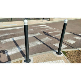 Base à sceller amovible pour poteau à mémoire de forme Ø 80 mm - ouverture clé pompier