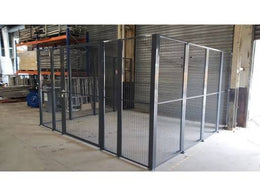Box grillagé autoporté 3 x 3 m, H. 2200 mm, avec porte battante