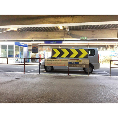 Flèche de signalisation parking en caoutchouc - 400 mm de large, réfléchissants intégrés