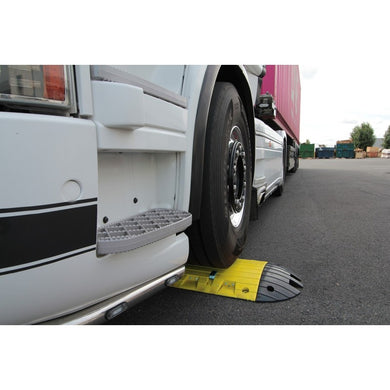 Ralentisseur poids lourd 50 tonnes - H70, queues d'aronde, 2 passe-câbles 40 mm