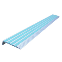 Nez de marche antidérapant en aluminium - revêtement quartz fluorescent, intérieur et extérieur