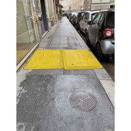Plaque de chaussée HDPE + renforts acier - 1 220 × 800 mm, patins anti-glisse, jaune
