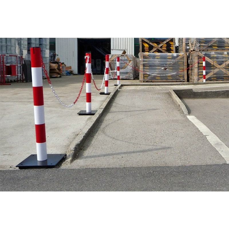 Poteau de balisage en acier avec base