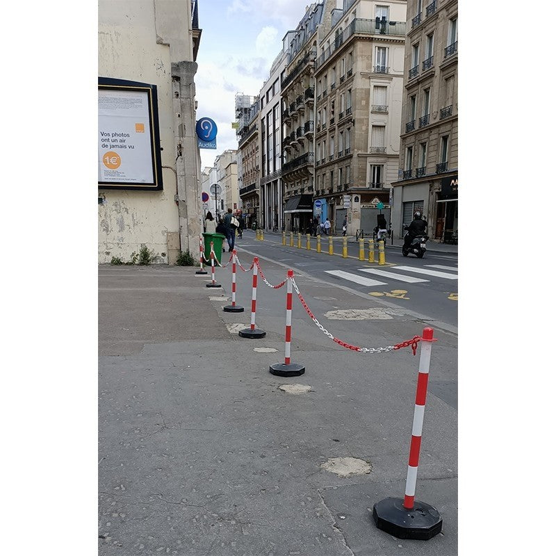 Poteau plastique