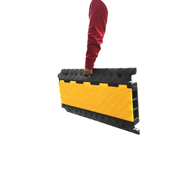 Protège câble 3 canaux Ø58 mm noir et jaune - haute visibilité, résistance 30 T