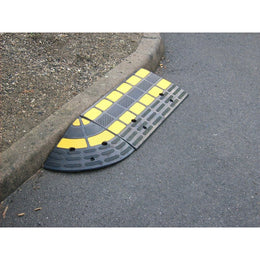 Angle pour rampe d'accès en caoutchouc