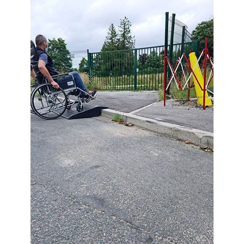 Rampe d'accès transportable PMR