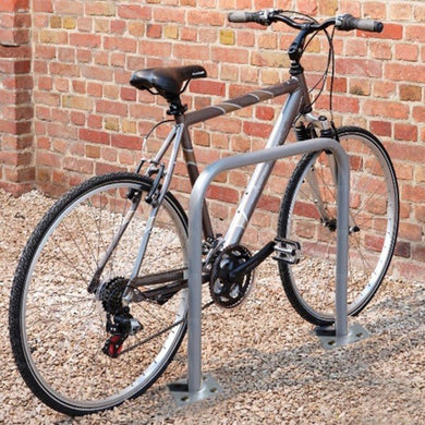 Support cycles arceau galvanisé 4 vélos – Platine ou à sceller